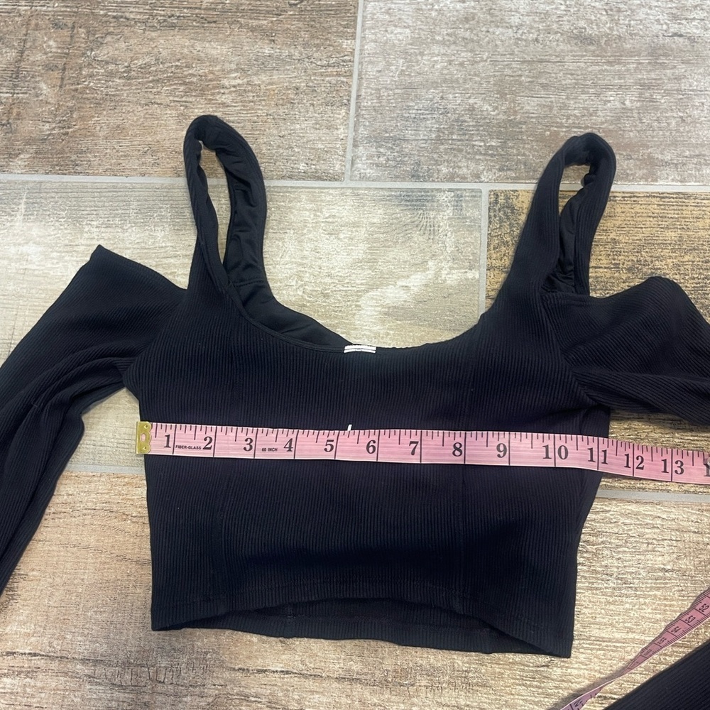 Alo Yoga Ribbed Cropped Butterfly Long Sleeve Black Top Cutout Cold Shoulder S - Picture 9 of 10